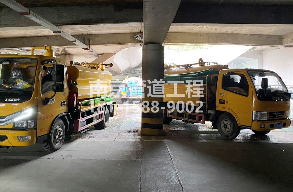 274回龙桥商场地下室化粪池清理